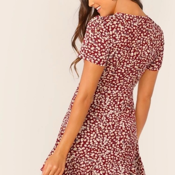 New Boho Floral print Ruffled hemmed dress - Picture 5 of 7